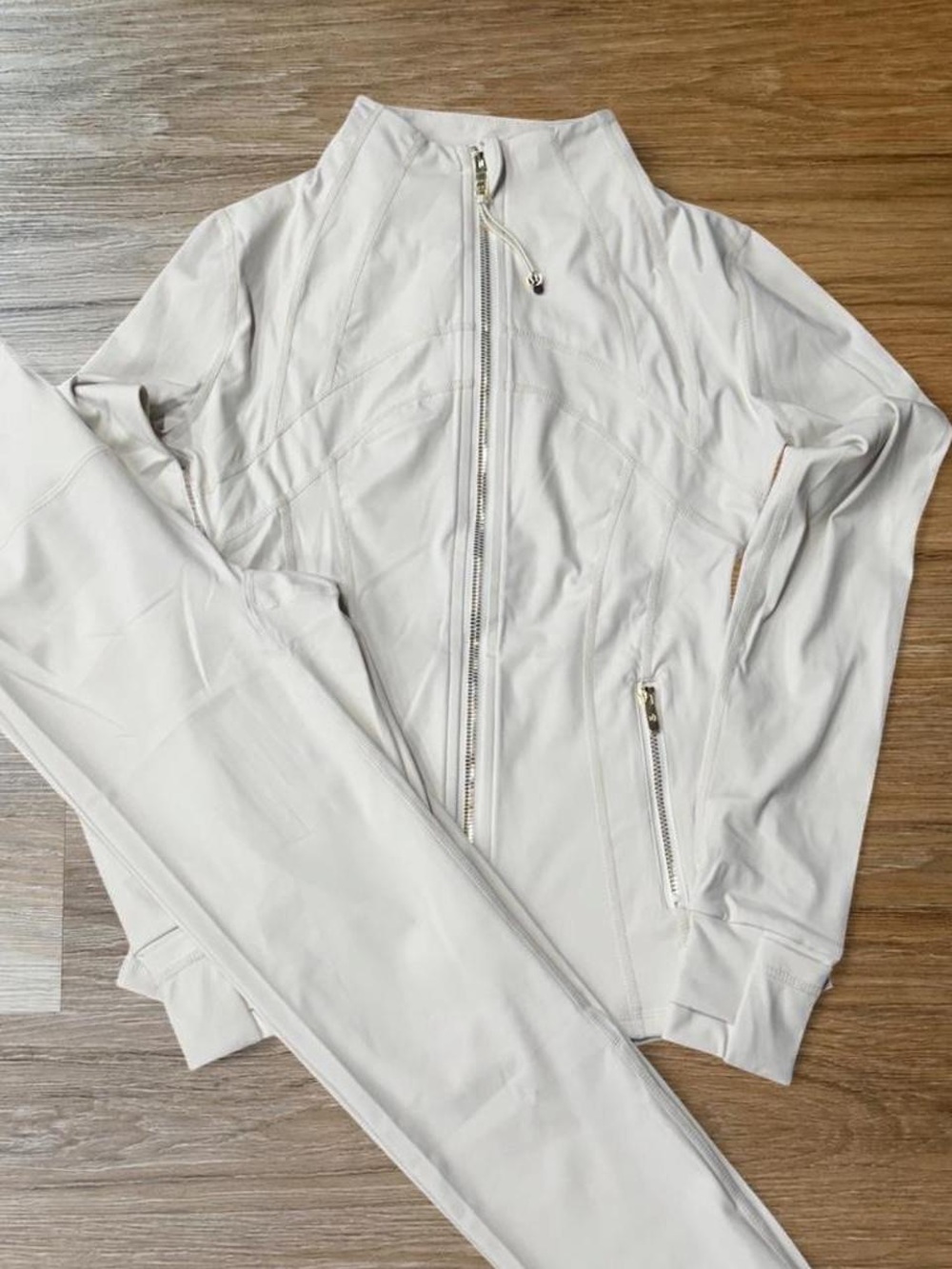 Lululemon Bone White & Gold Define Set Size 6 Pre-owned
